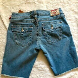 NEW woman’s True Religion Natalie Knee Length shorts size 31